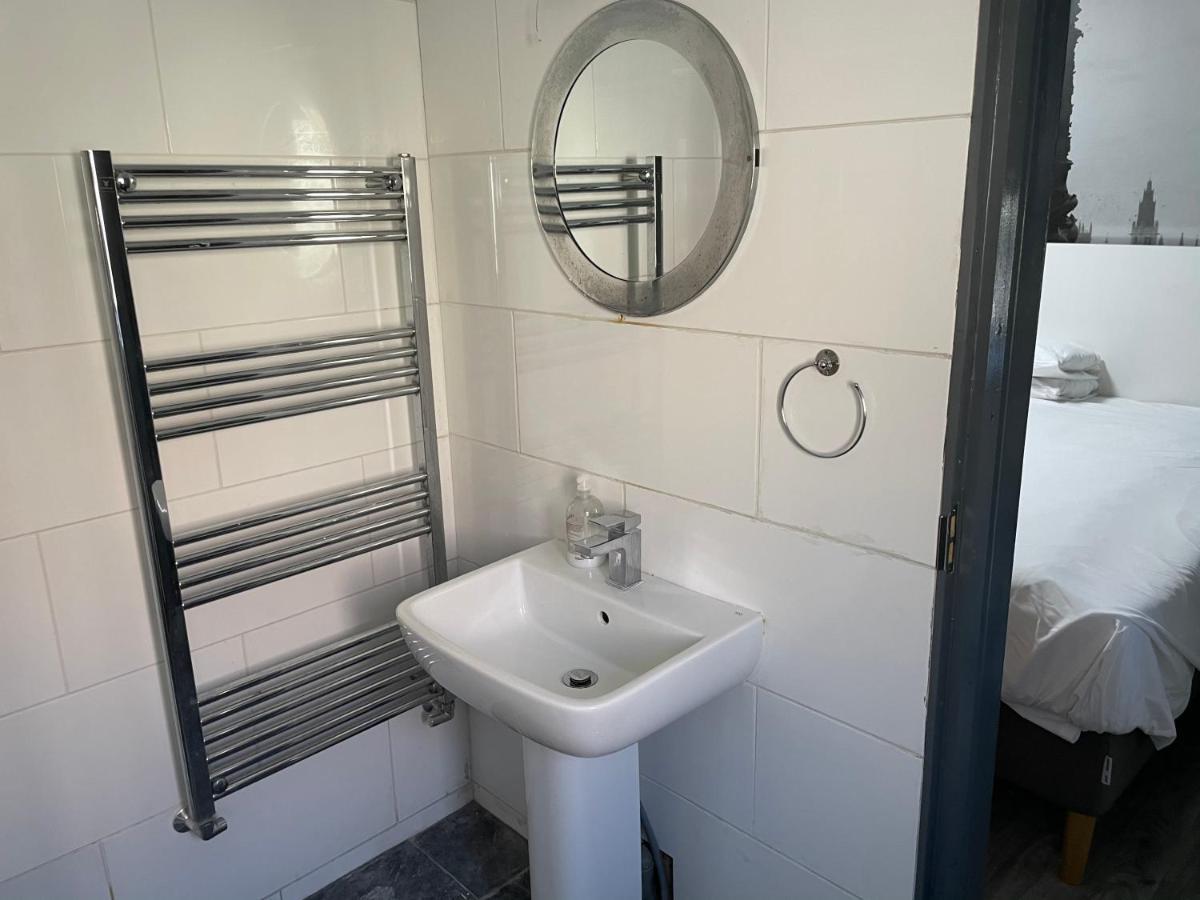 Barking Park Hotel Esterno foto
